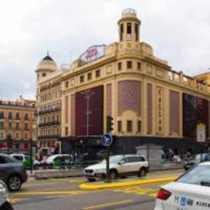 Apartamento Sotano En Gran Via Мадрид Экстерьер фото