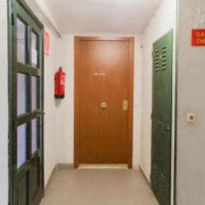 Apartamento Sotano En Gran Via Мадрид Экстерьер фото